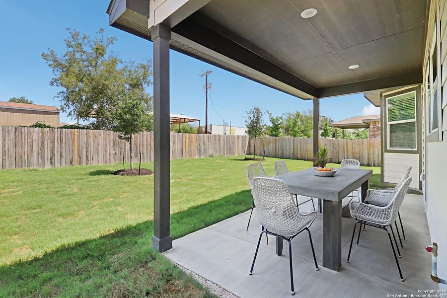 Exterior details and patio area of a home in Thomas Pond, San Antonio (Image 4). Exterior details and patio area of a home in Thomas Pond, San Antonio (Image 4).