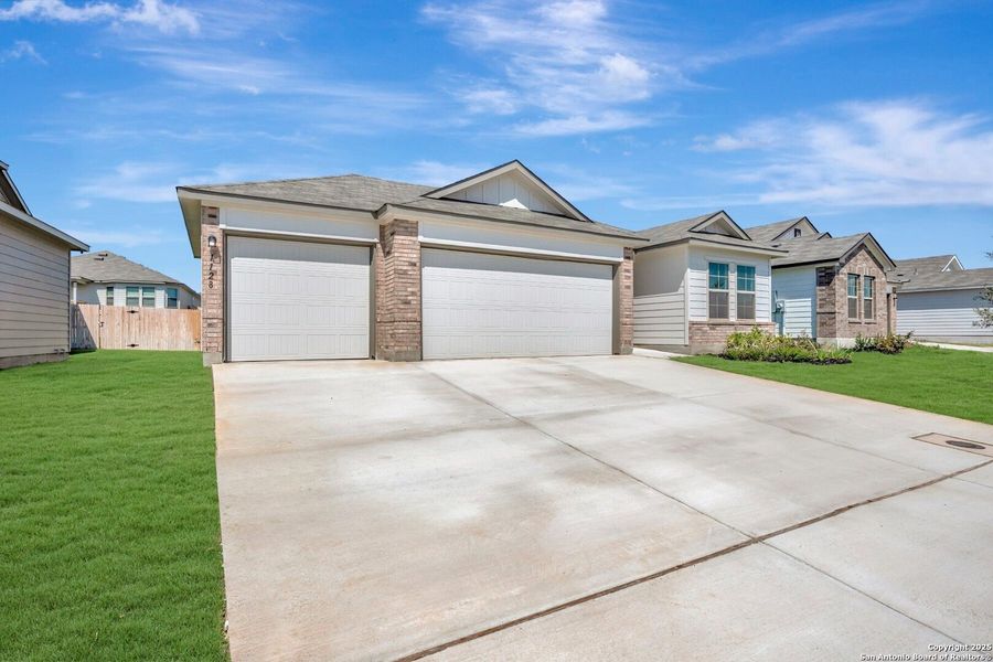 Image 38 of a home in Greenspoint Heights. Image 38 of a home in Greenspoint Heights.