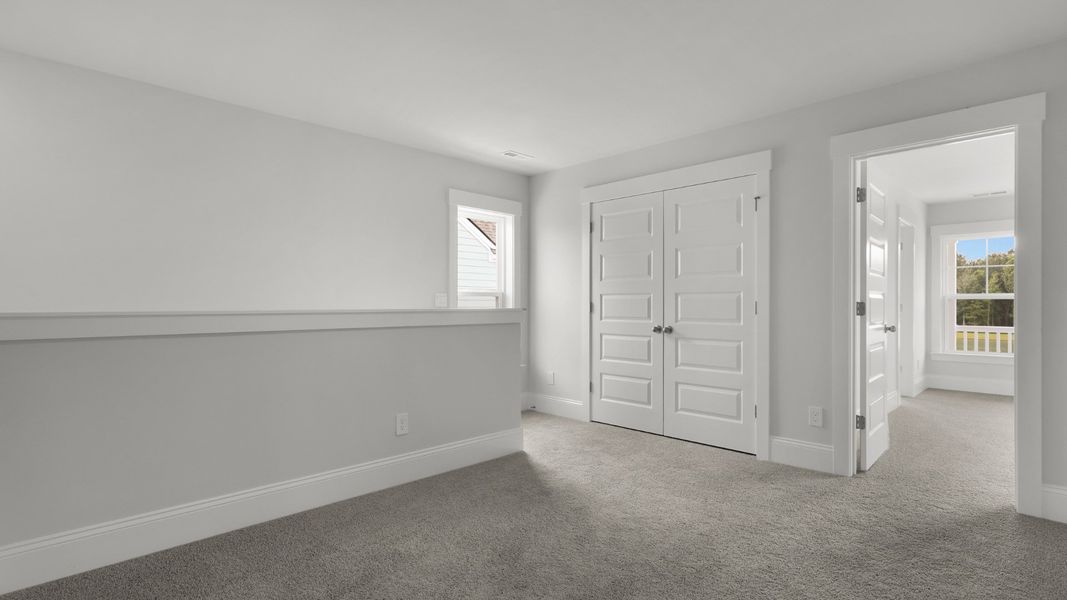 Spacious, unfurnished interior of a new home in Sheep Island, Summerville (Image 15).