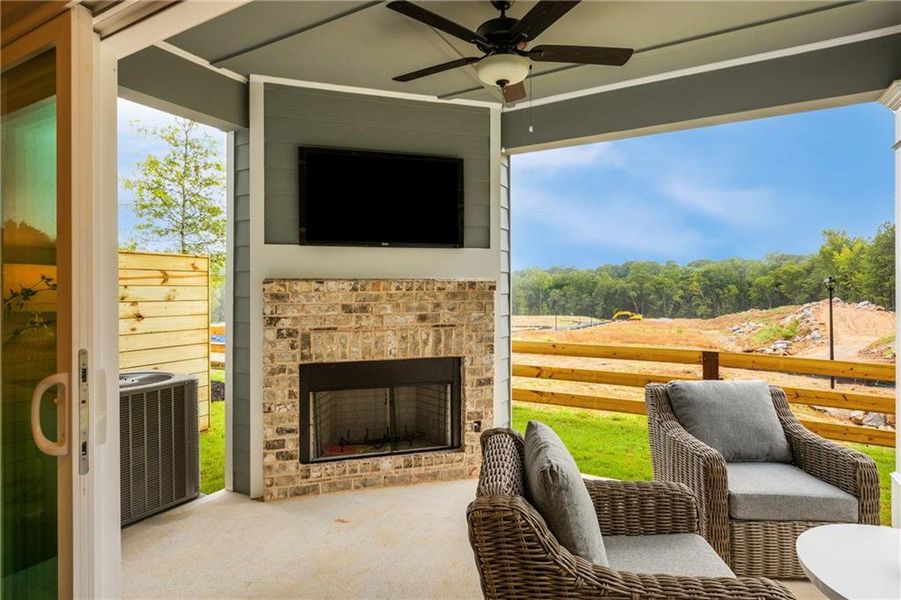 Exterior details and patio area of a home in , Conyers (Image 1).