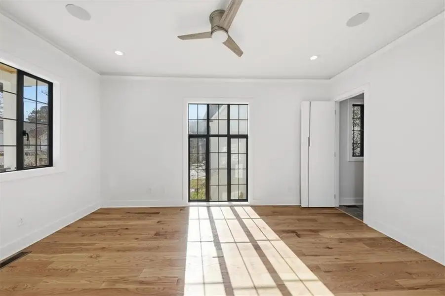 Spacious, unfurnished interior of a new home in , Brookhaven (Image 34). Spacious, unfurnished interior of a new home in , Brookhaven (Image 34).