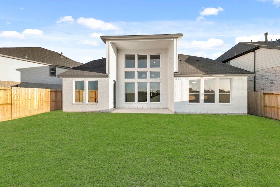 Representative image. Features, specifications, selections and colors may vary.