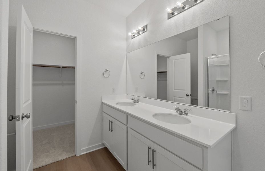 Furnished interior view inside a new home in County View, Temple (Image 8).