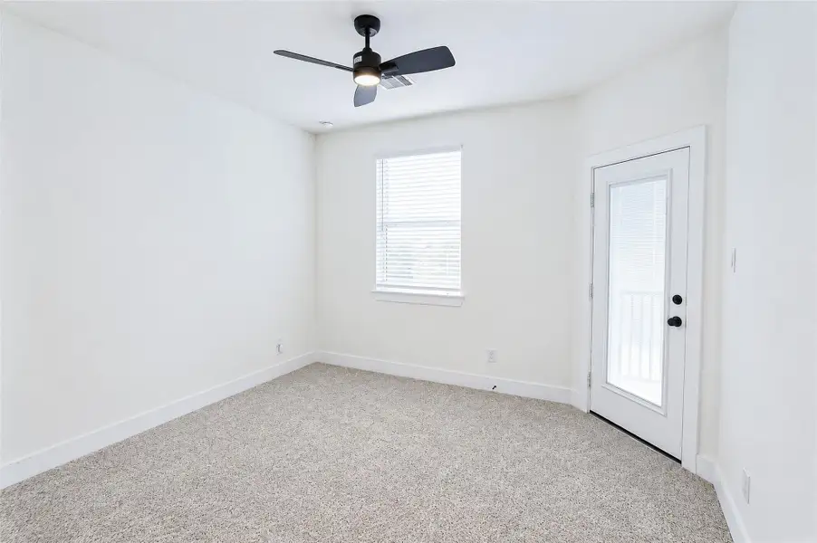 Spacious, unfurnished interior of a new home in , Katy (Image 37).