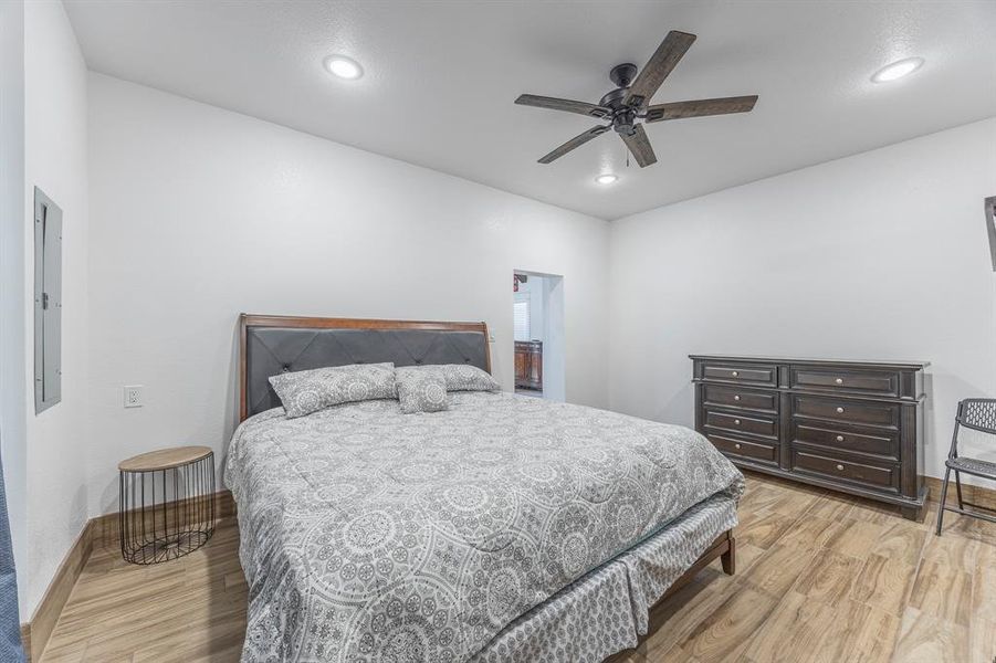 Furnished interior view inside a new home in , Bridgeport (Image 17).