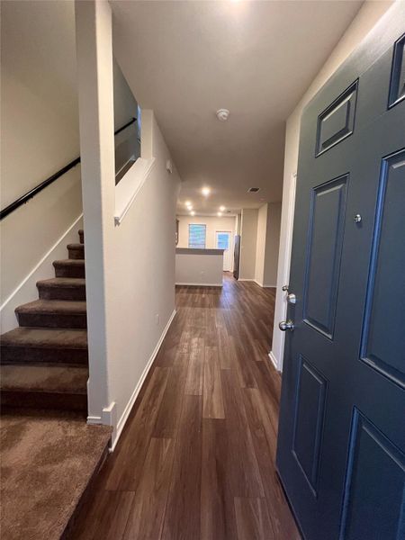 Spacious, unfurnished interior of a new home in , Leander (Image 10).