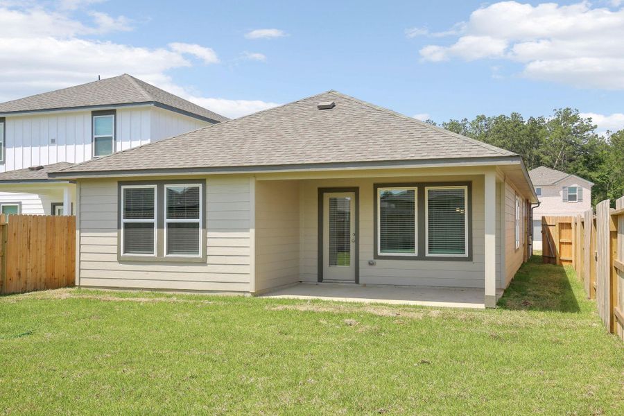 Photo is not of the actual home, but is an inspirational photo of builder’s model home and may depict options, furnishings, and/or decorator features that are not included Photo is not of the actual home, but is an inspirational photo of builder’s model home and may depict options, furnishings, and/or decorator features that are not included