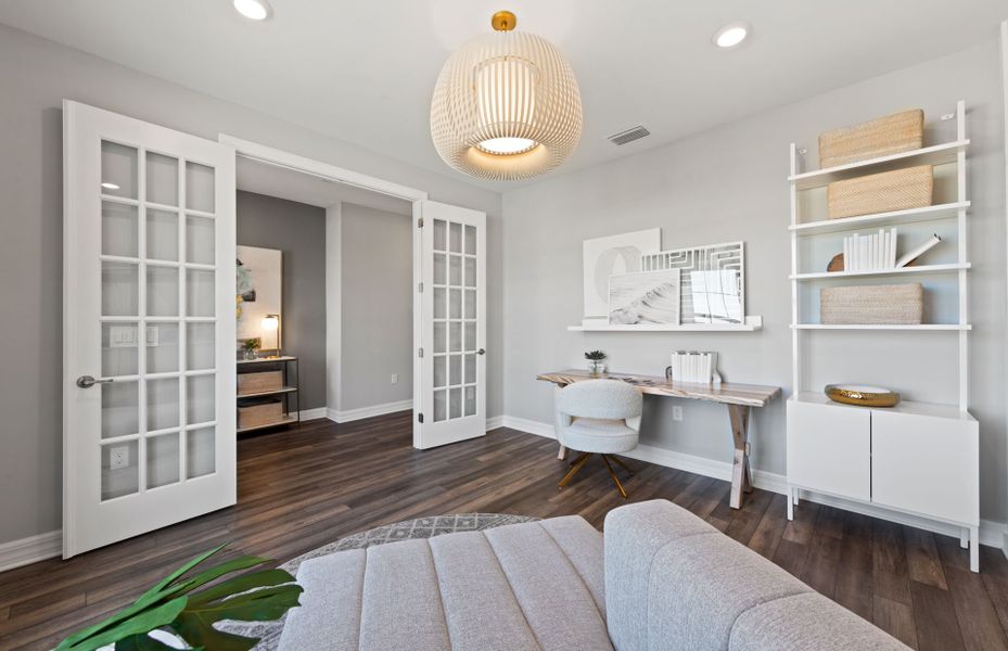 Flex room with optional doors, perfect for a home