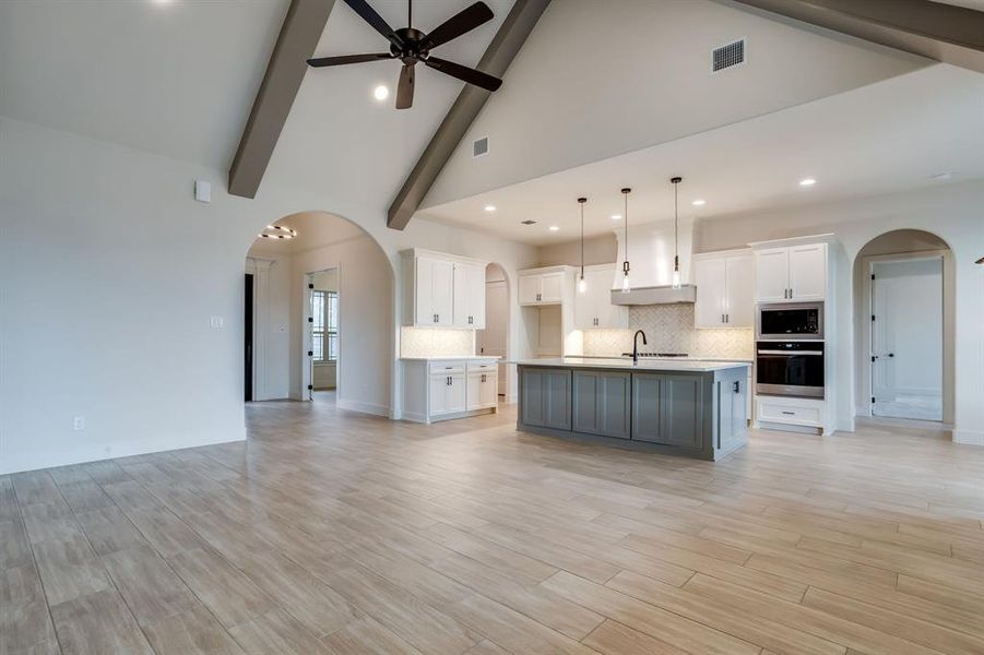Spacious, unfurnished interior of a new home in Prairie Winds Estates, Poolville (Image 19). Spacious, unfurnished interior of a new home in Prairie Winds Estates, Poolville (Image 19).