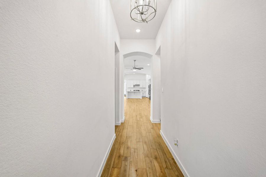 Spacious, unfurnished interior of a new home in Meridiana, Iowa Colony (Image 17).