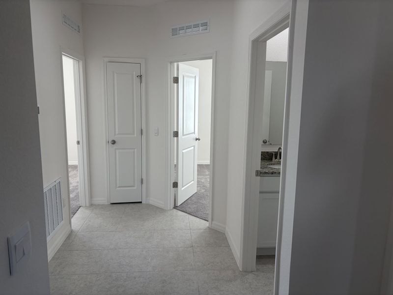 Spacious, unfurnished interior of a new home in Burnt Store Village, Punta Gorda (Image 15).