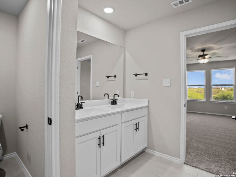 Furnished interior view inside a new home in Horizon Pointe, Converse (Image 10). Furnished interior view inside a new home in Horizon Pointe, Converse (Image 10).