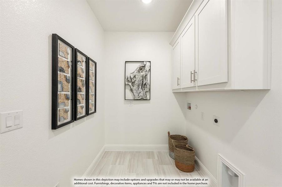 Furnished interior view inside a new home in ArrowBrooke, Aubrey (Image 21).