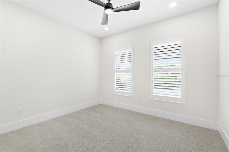 Spacious, unfurnished interior of a new home in , Sarasota (Image 23).