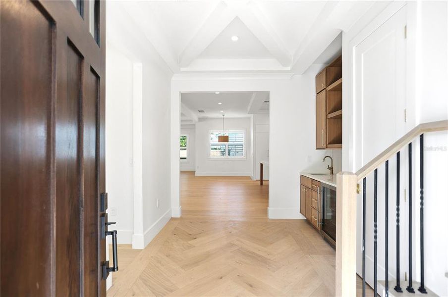 Spacious, unfurnished interior of a new home in , Winter Garden (Image 44).