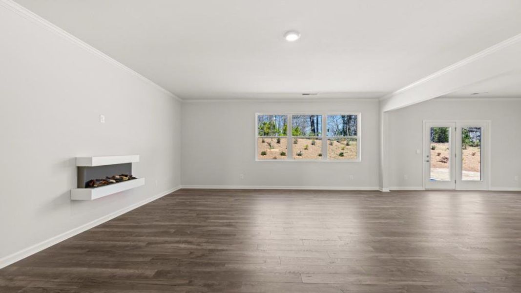 Spacious, unfurnished interior of a new home in Thompson Ridge, Dallas (Image 12).