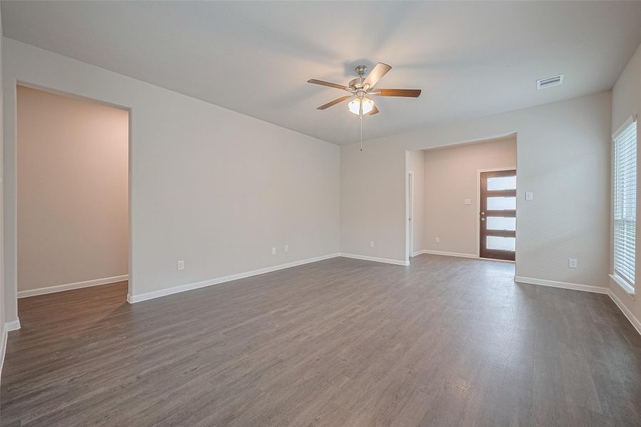Spacious, unfurnished interior of a new home in Mill Creek Trails, Magnolia (Image 30). Spacious, unfurnished interior of a new home in Mill Creek Trails, Magnolia (Image 30).