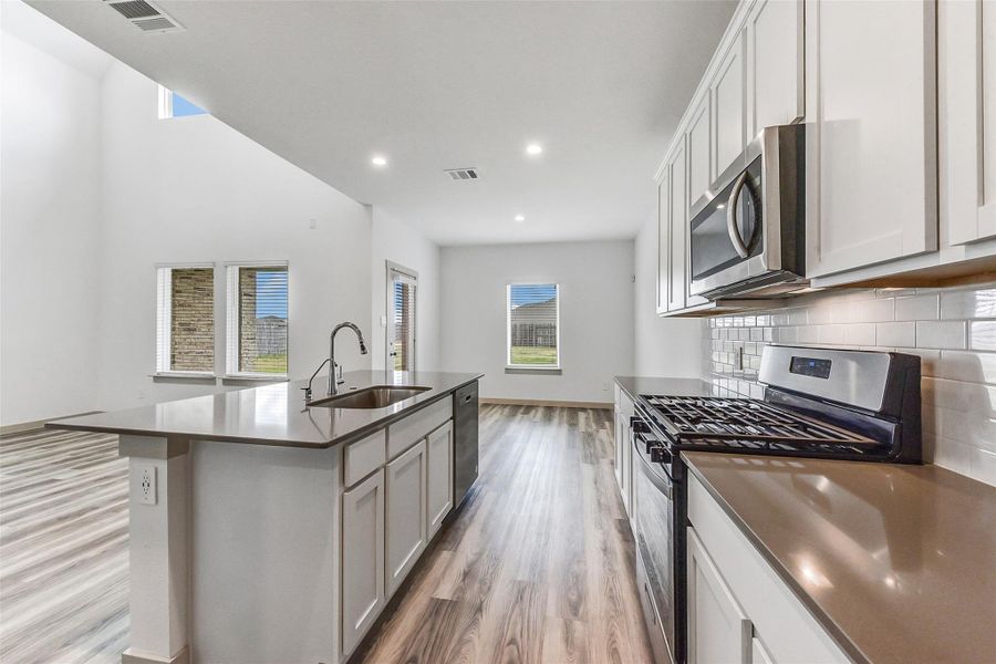 Furnished interior view inside a new home in , Missouri City (Image 7).