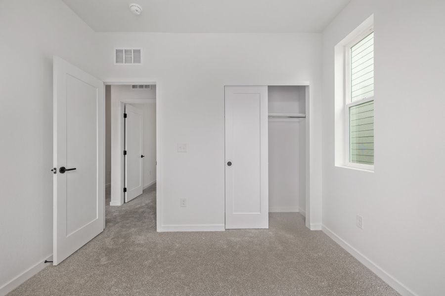 Spacious, unfurnished interior of a new home in Painted Prairie, Aurora (Image 32).