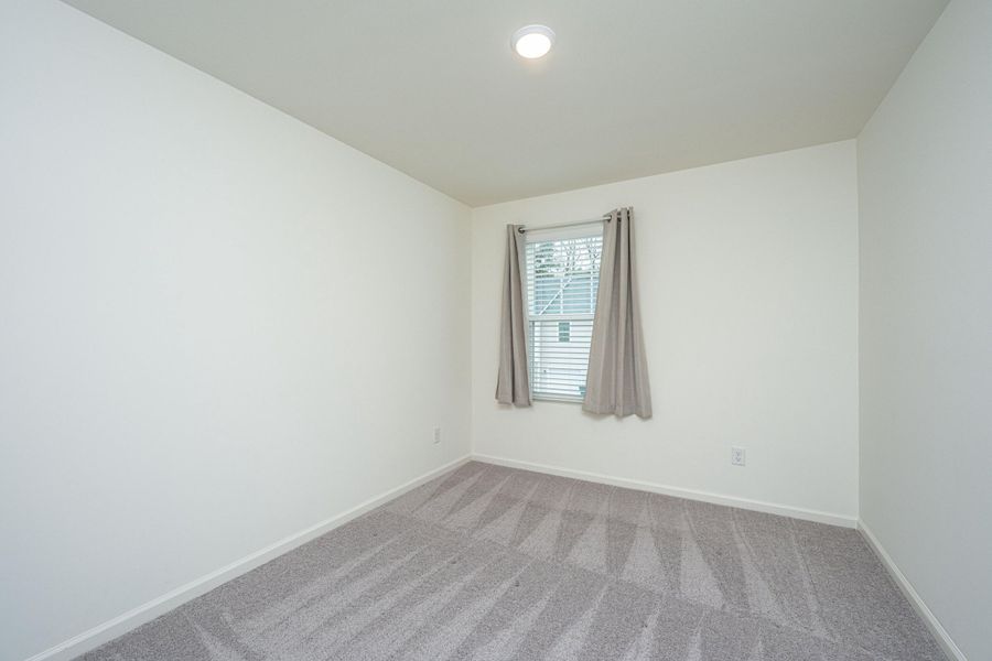 Spacious, unfurnished interior of a new home in Dawson Branch, Summerville (Image 15).
