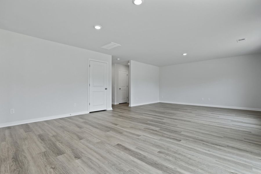 Spacious, unfurnished interior of a new home in , Ladson (Image 27).