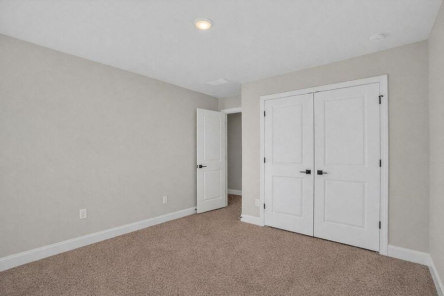 Spacious, unfurnished interior of a new home in , Homer (Image 31).