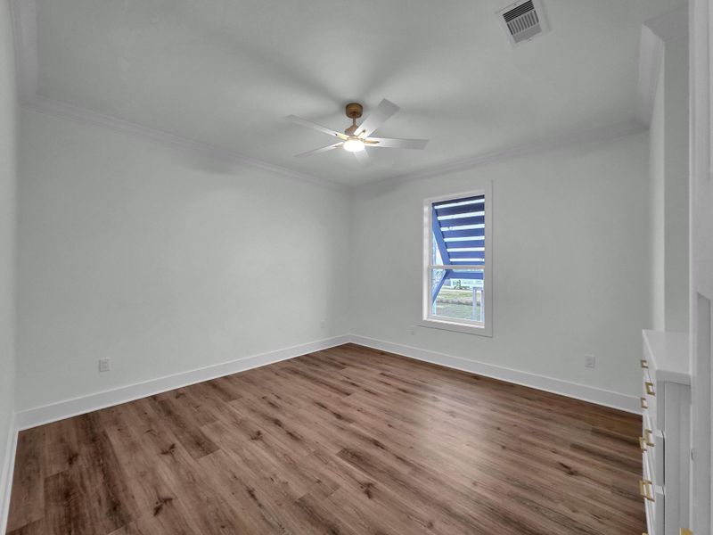 Spacious, unfurnished interior of a new home in , Bolivar Peninsula (Image 16).