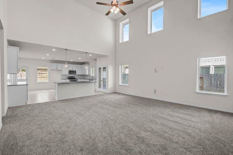 Spacious, unfurnished interior of a new home in , Pearland (Image 39). Spacious, unfurnished interior of a new home in , Pearland (Image 39).
