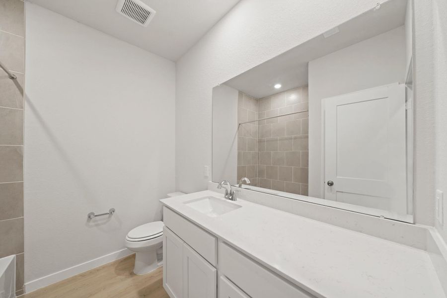 Furnished interior view inside a new home in Russell Ranch, Bay City (Image 9).