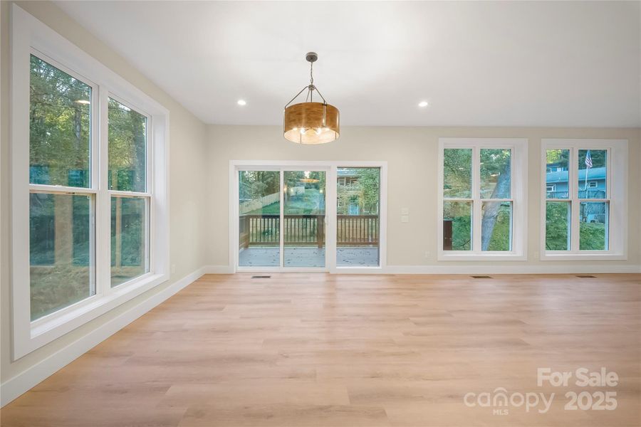 Spacious, unfurnished interior of a new home in , Asheville (Image 23).