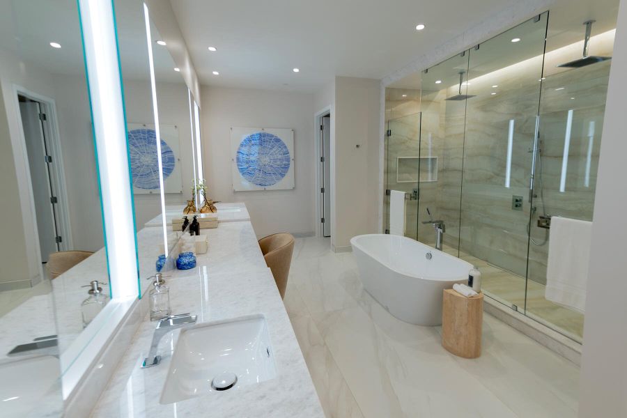 Dual sink, 2 WC, 2 shower heads Dual sink, 2 WC, 2 shower heads