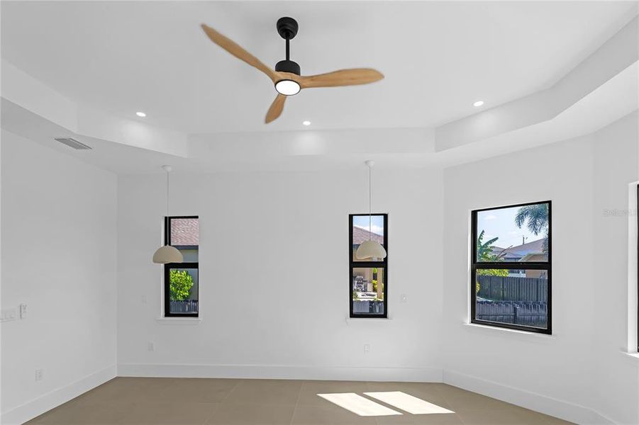 Spacious, unfurnished interior of a new home in , Cape Coral (Image 61).