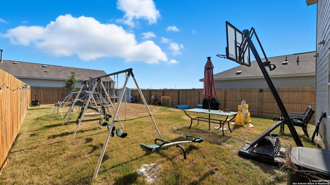 Image 30 of a home in Spring Grove: Stonehill Collection.
