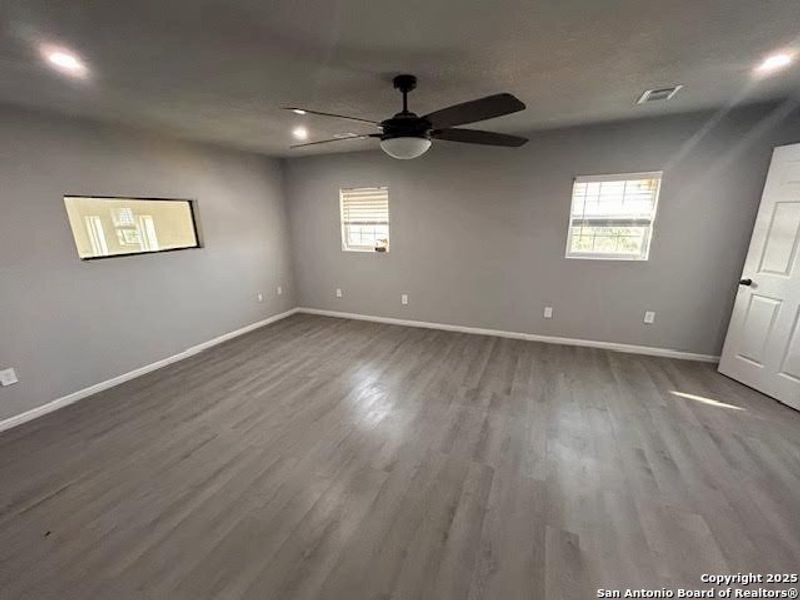 Spacious, unfurnished interior of a new home in , Bandera (Image 33). Spacious, unfurnished interior of a new home in , Bandera (Image 33).