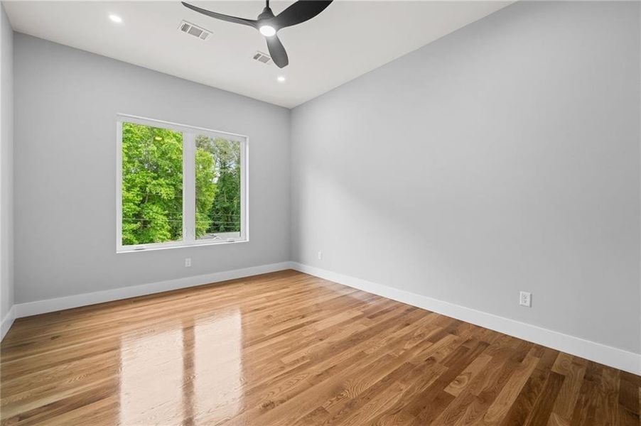 Spacious, unfurnished interior of a new home in , Alpharetta (Image 23).