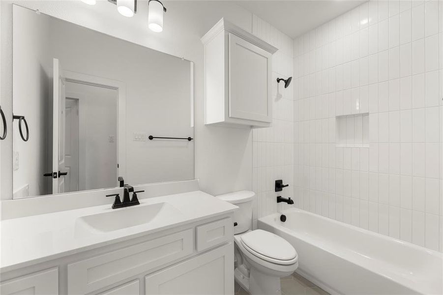 08. 2409 Belmont - 3RD Bath