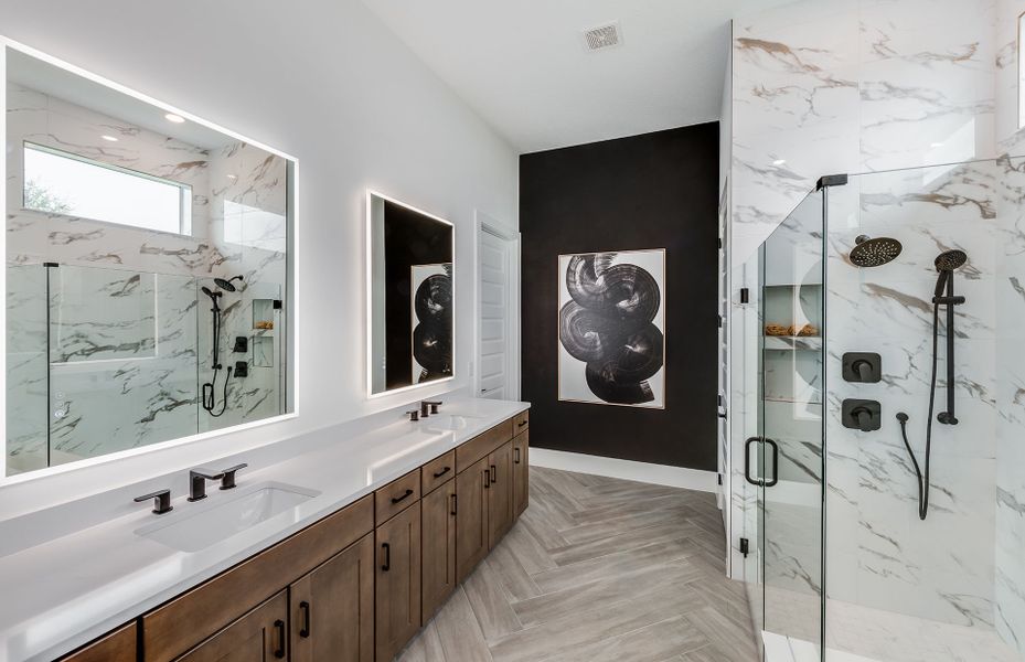 Owner's Bathroom Owner's Bathroom