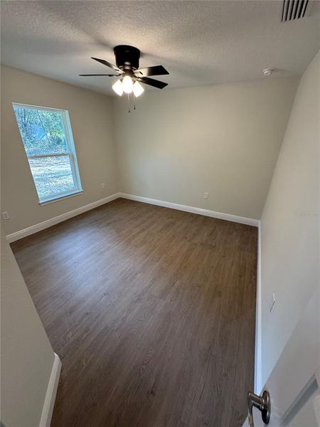 Spacious, unfurnished interior of a new home in , Citrus Springs (Image 11).