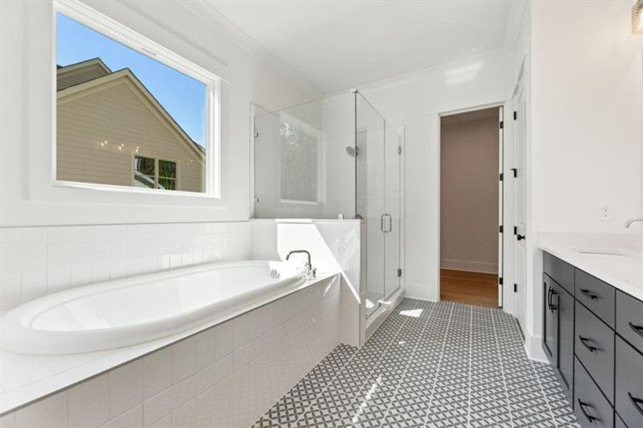 Furnished interior view inside a new home in White Post on Lake Lanier, Gainesville (Image 8).