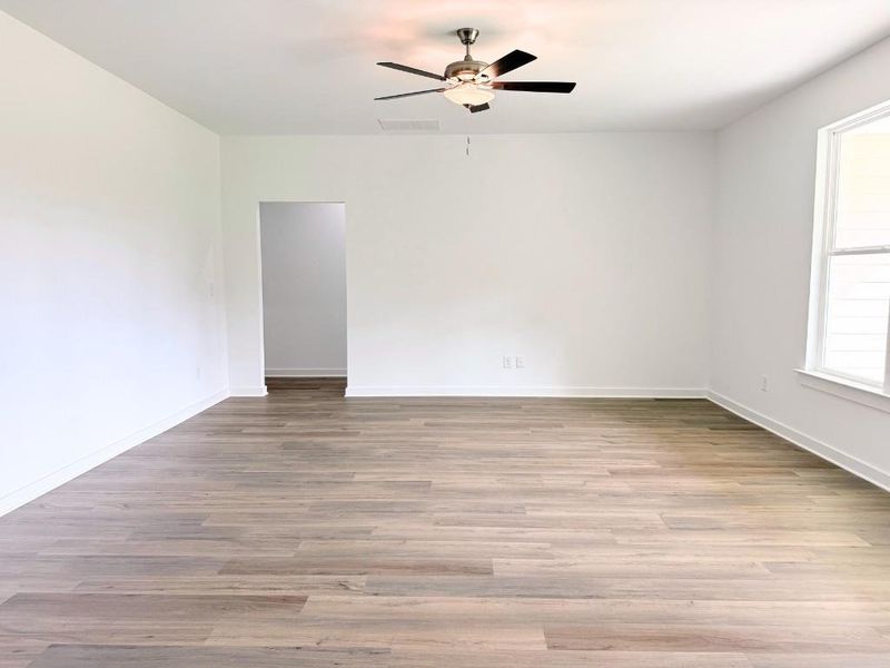 Spacious, unfurnished interior of a new home in Westlyn, Winder (Image 13).