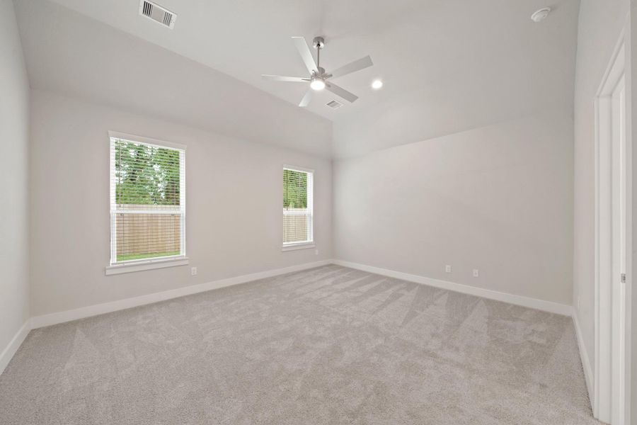 Spacious, unfurnished interior of a new home in Barton Creek Ranch, Conroe (Image 15). Spacious, unfurnished interior of a new home in Barton Creek Ranch, Conroe (Image 15).