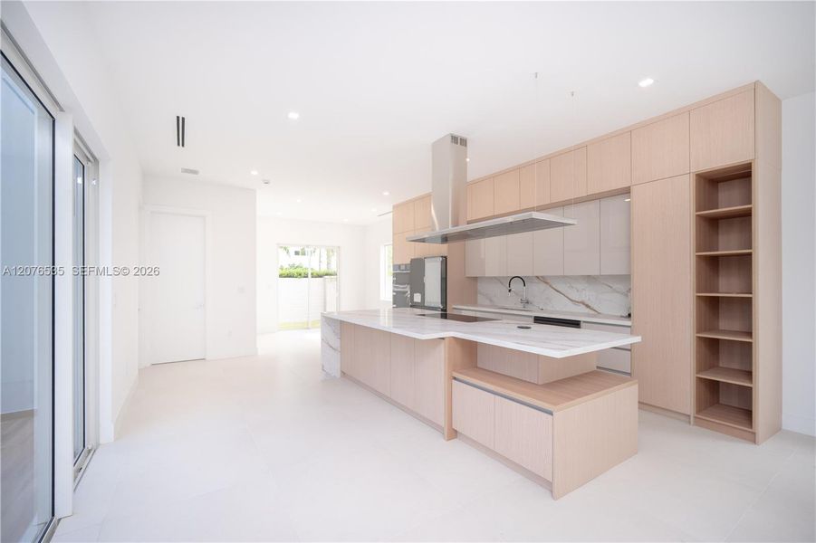 Furnished interior view inside a new home in , Doral (Image 6).