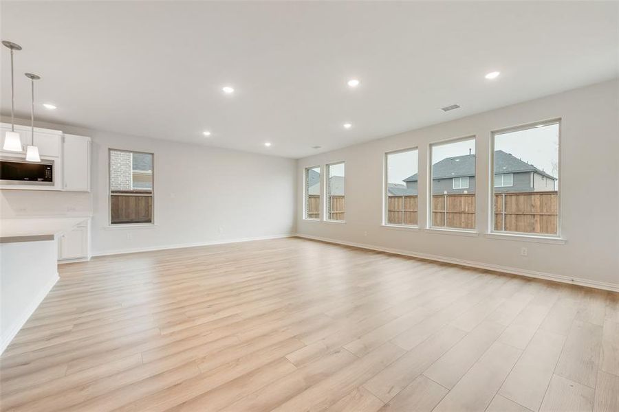 Spacious, unfurnished interior of a new home in Spiritas Ranch, Little Elm (Image 16).
