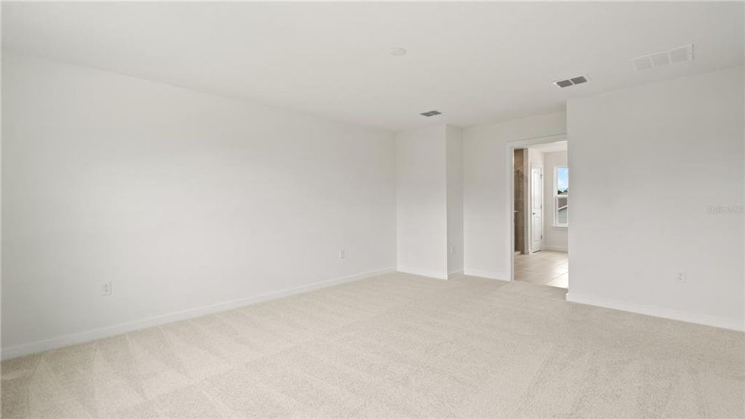Spacious, unfurnished interior of a new home in Willowbrook North, Winter Haven (Image 42).