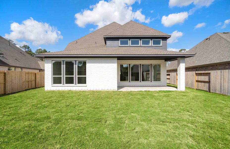 Representative exterior details of a home built from the 3300 by Ravenna Homes in Bridgeland 50′, Cypress (Image 26).