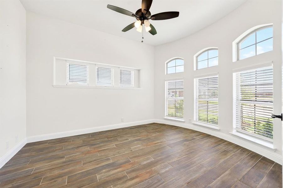 Spacious, unfurnished interior of a new home in Stone River Glen, Royse City (Image 33). Spacious, unfurnished interior of a new home in Stone River Glen, Royse City (Image 33).