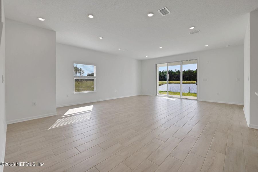 Spacious, unfurnished interior of a new home in Brook Forest, St. Augustine (Image 19).
