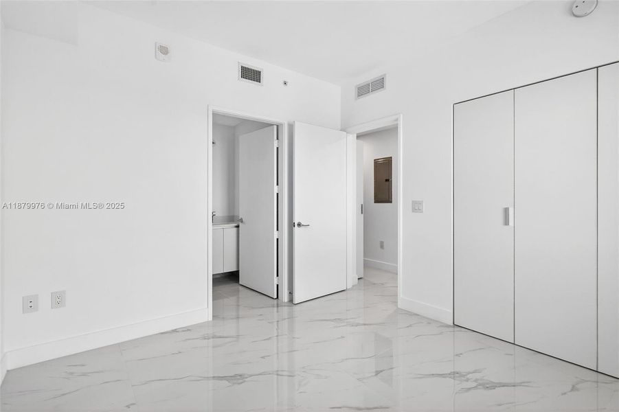 Spacious, unfurnished interior of a new home in , Miami (Image 32).