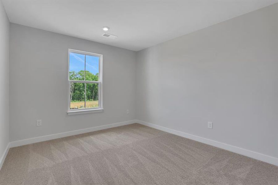 Spacious, unfurnished interior of a new home in Laurel Fields, Gainesville (Image 27).