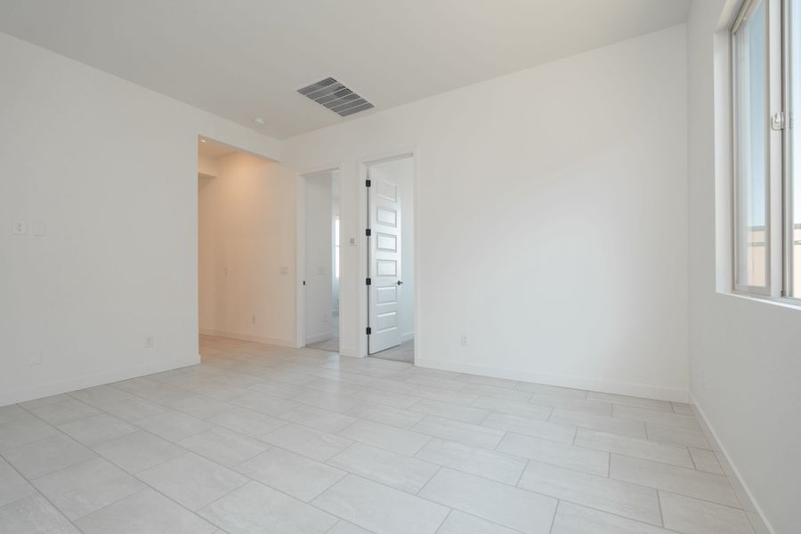 Spacious, unfurnished interior of a new home in Soleo, San Tan Valley (Image 15). Spacious, unfurnished interior of a new home in Soleo, San Tan Valley (Image 15).